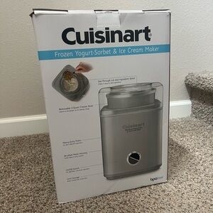 Cuisinart Silver Ice Cream and Frozen Yogurt Maker